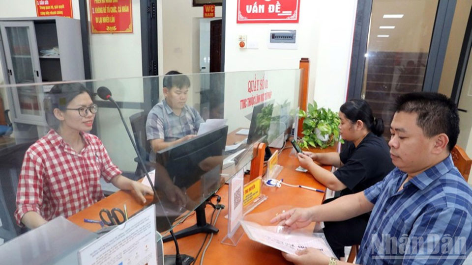 Người không chuyên trách cấp xã có thể được tiếp nhận làm công chức nếu đủ tiêu chuẩn, điều kiện