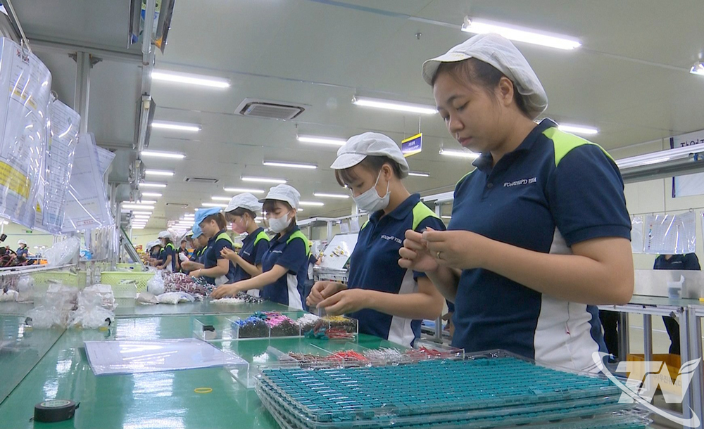 Nhiều điểm sáng từ 'đầu tàu' công nghiệp