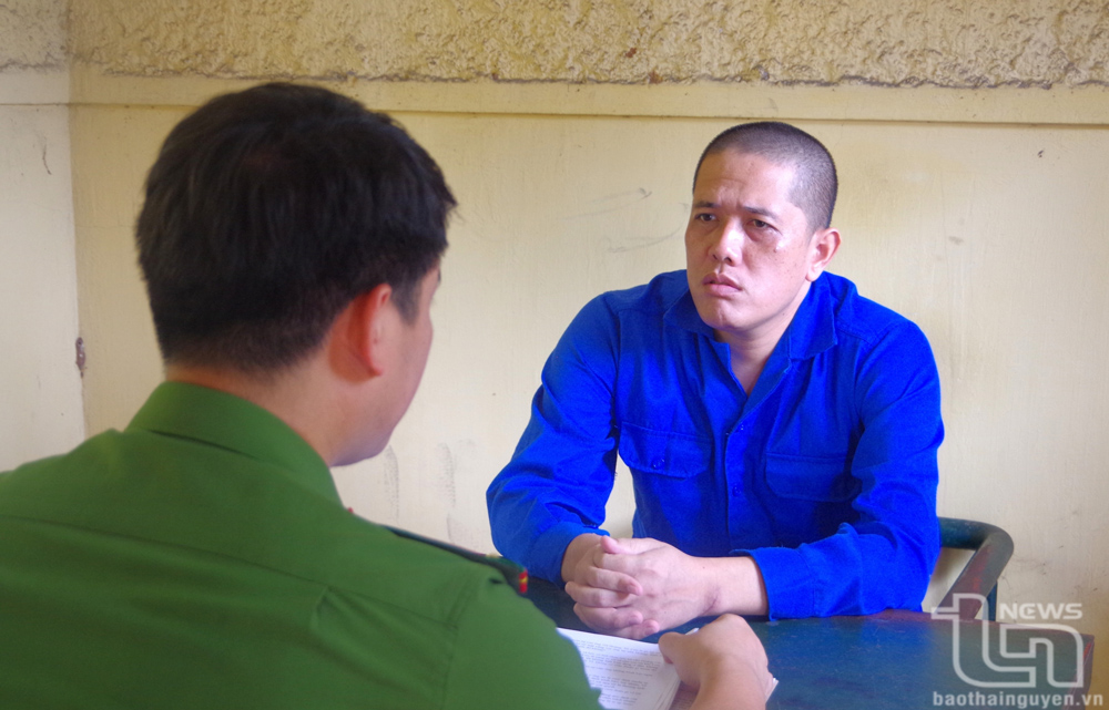 Công an lấy lời khai của Dương Ngọc Hiếu.