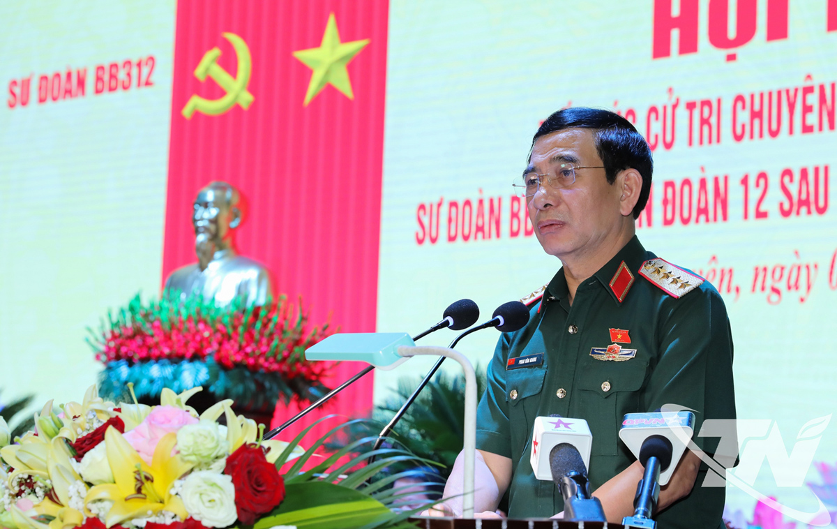 Đại tướng Phan Văn Giang tiếp xúc cử tri tại Sư đoàn 312