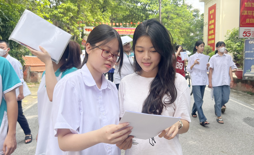 Đầu tư phát triển, nâng cao chất lượng giáo dục