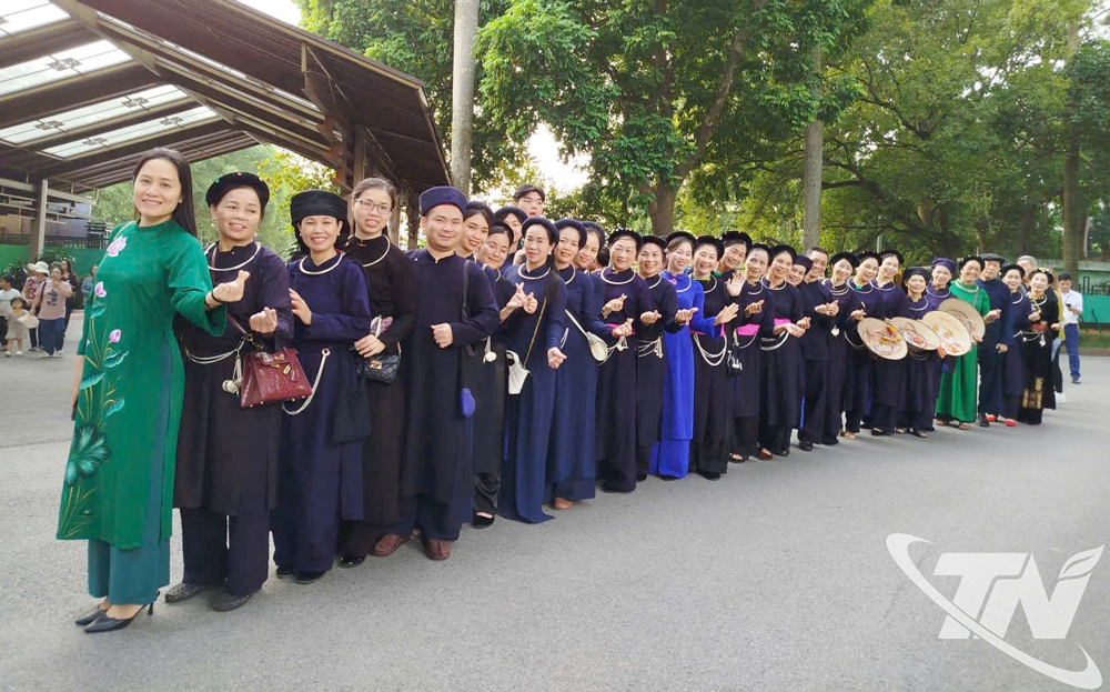 Vui ngày hội then.
