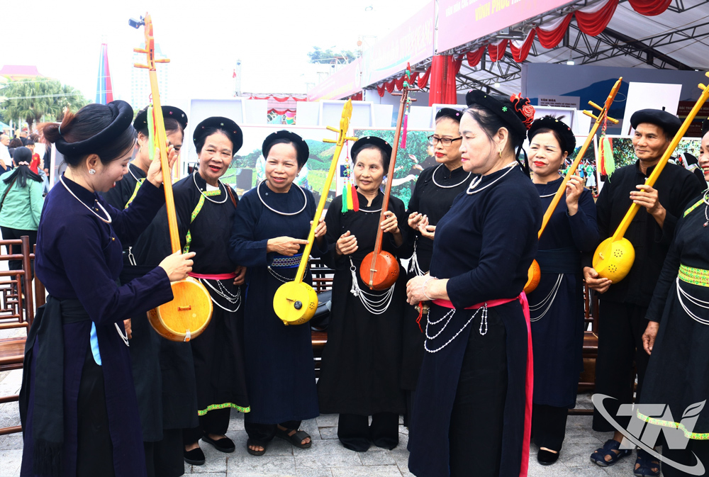 Chung một lời then