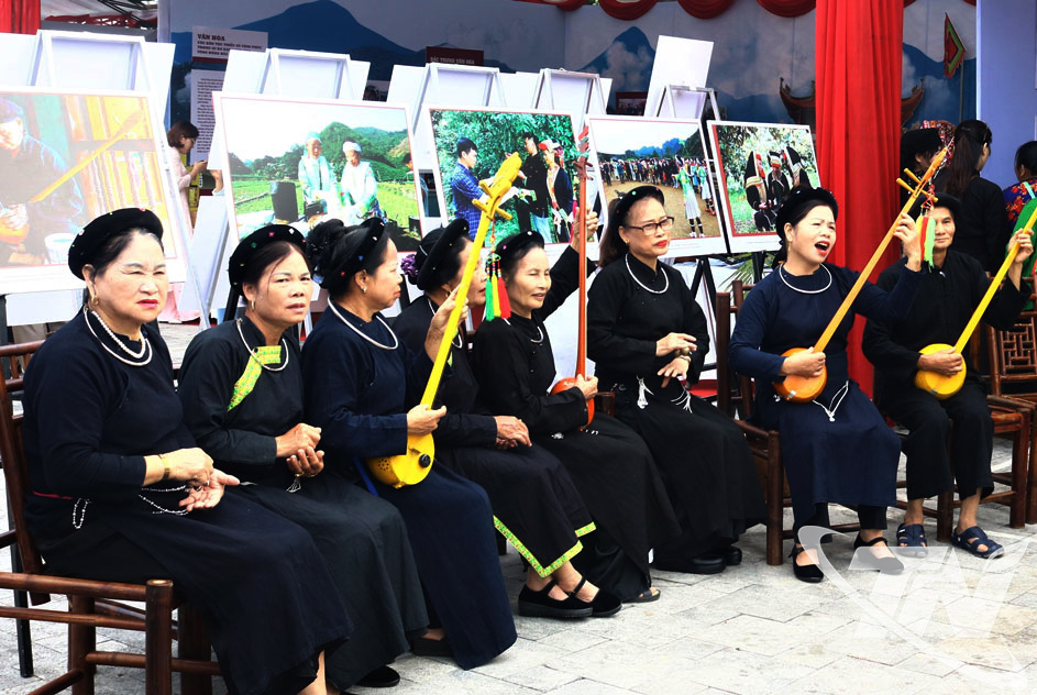 Lời Then chảy dài cùng năm tháng