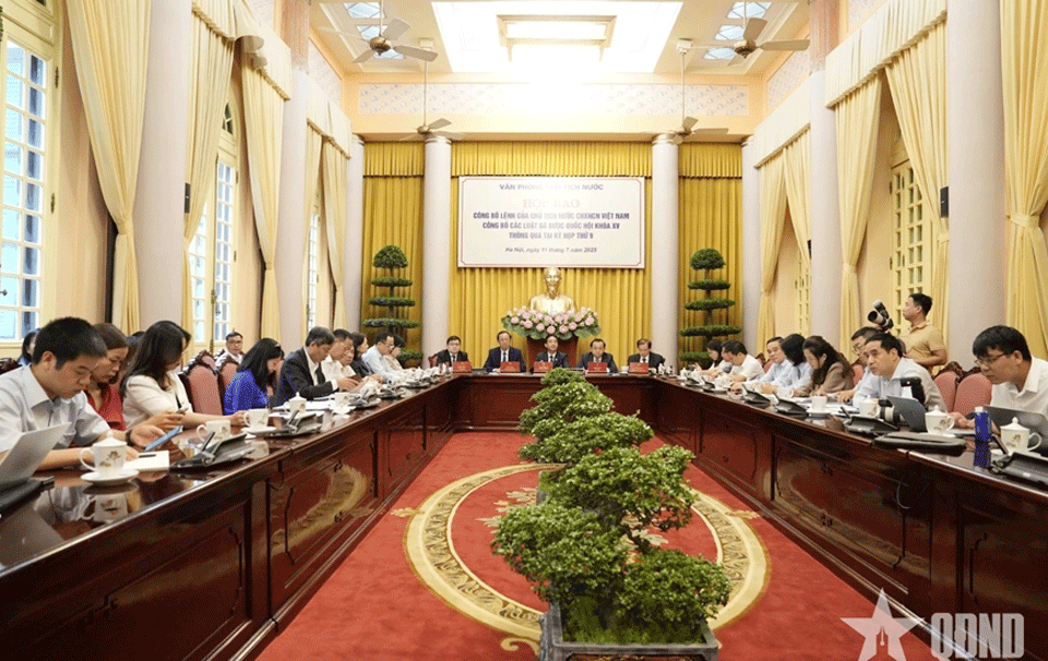 Quang cảnh buổi họp báo.