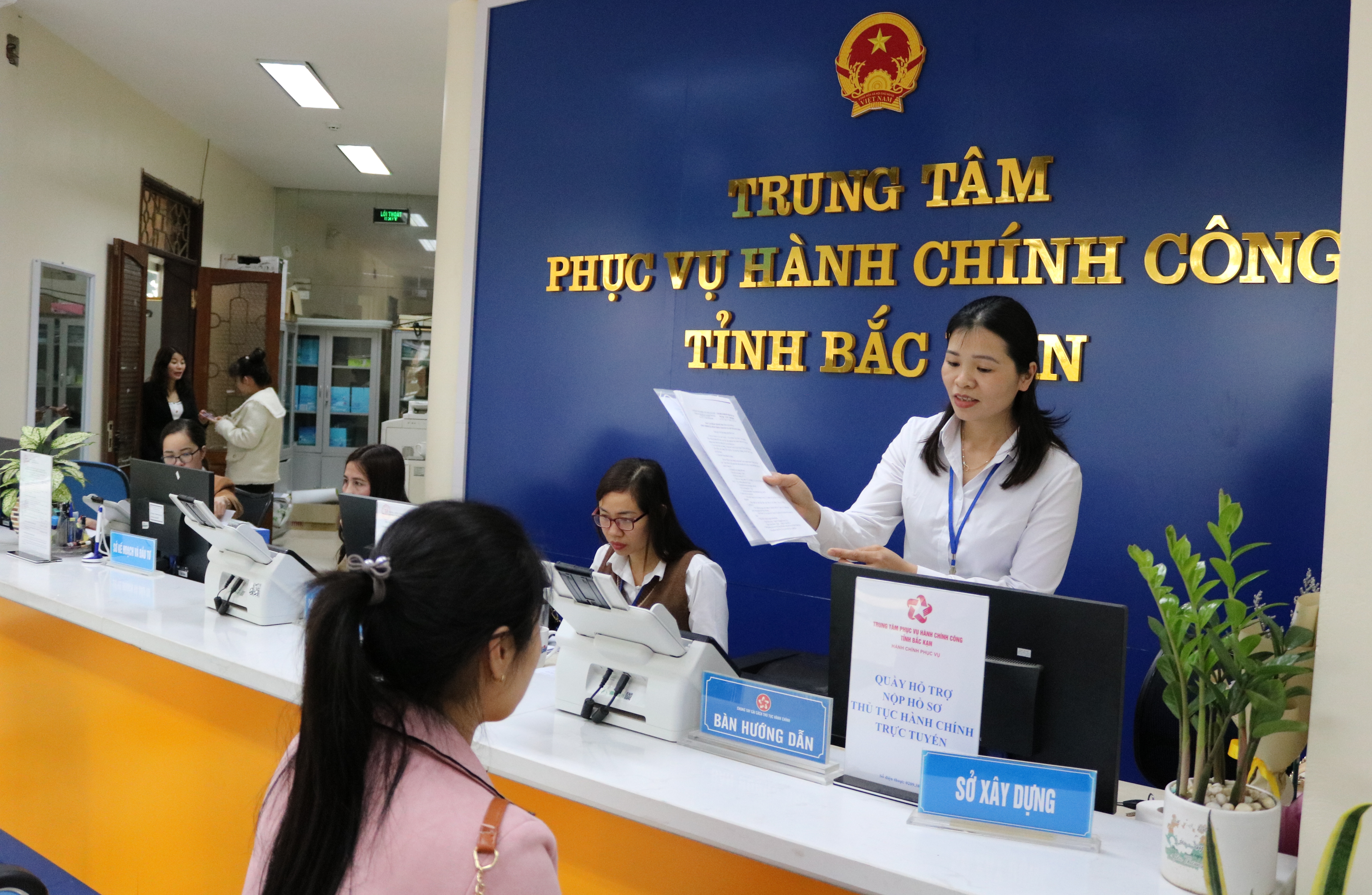 Thực hiện tốt việc tiếp nhận và trả kết quả thủ tục hành chính