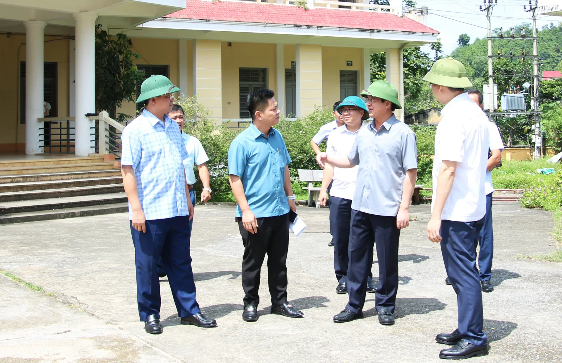 Đồng chí Chủ tịch UBND tỉnh Phạm Hoàng Sơn khảo sát tại cơ sở 2 của Trường Cao đẳng nghề Bắc Kạn.