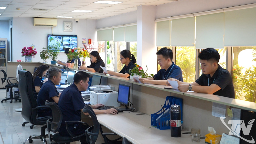 Nỗ lực thực hiện chỉ tiêu thu từ hoạt động xuất, nhập khẩu