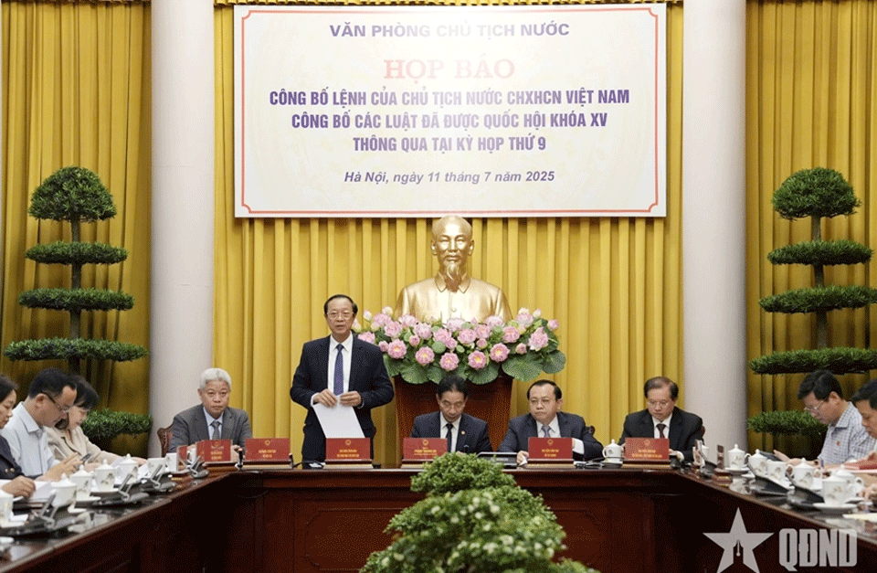 Lương của nhà giáo được xếp cao nhất trong hệ thống thang bậc lương hành chính sự nghiệp