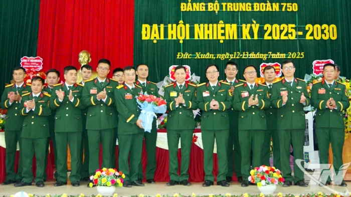 Đảng bộ Trung đoàn 750: Lãnh đạo thực hiện tốt nhiệm vụ huấn luyện, sẵn sàng chiến đấu 