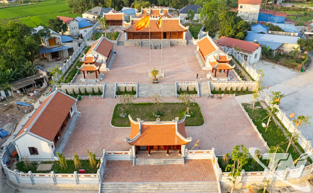 Đền thờ Lý Nam Đế (đền Mục) trong quần thể Khu di tích lịch sử Lý Nam Đế.