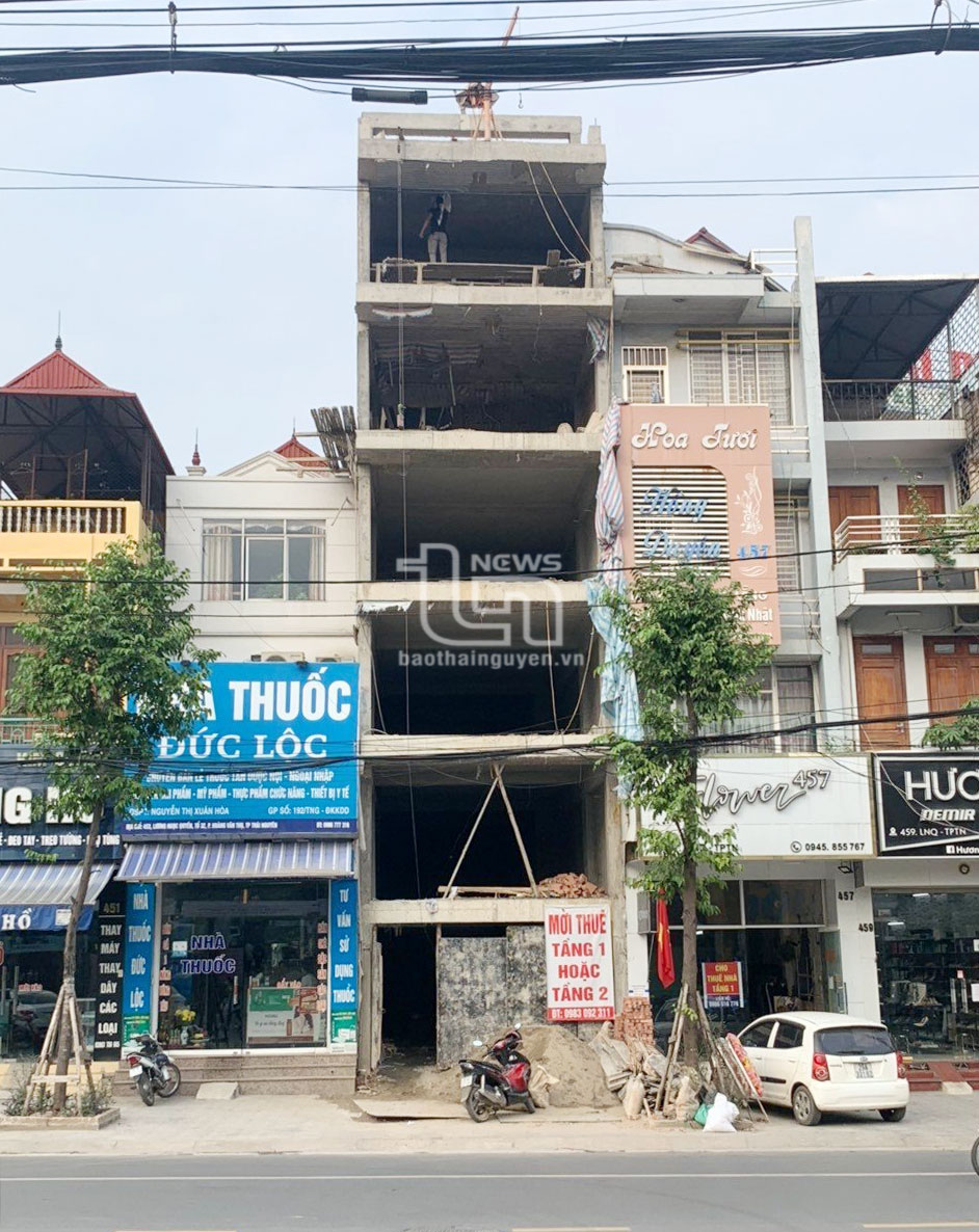 Xin cấp phép 4 tầng, chủ nhà xây 7 tầng