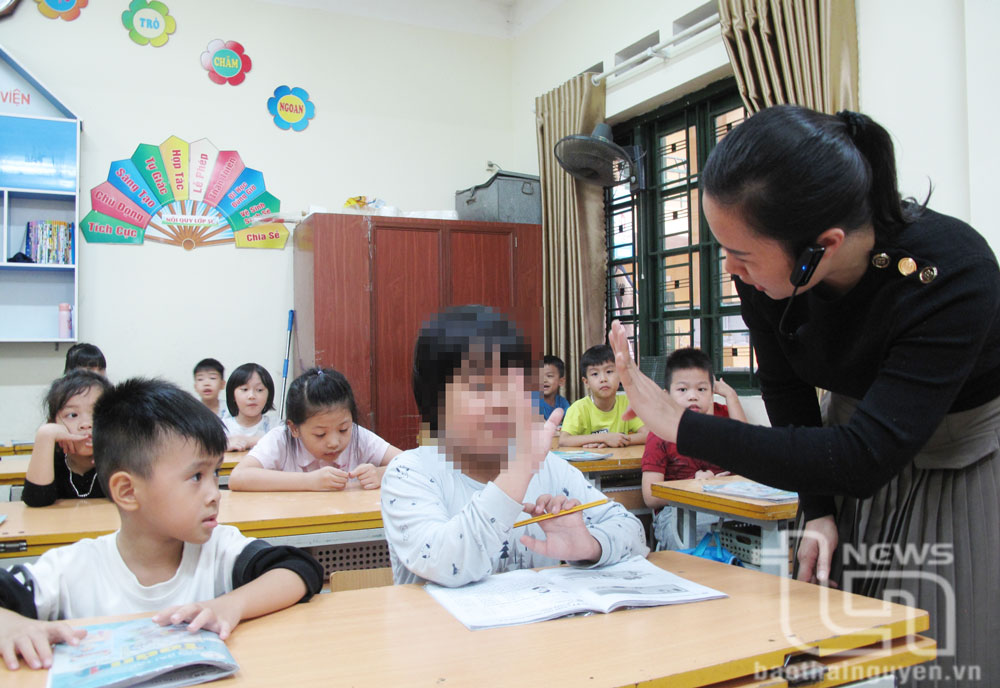 Lớp 1D, Trường Tiểu học Nguyễn Huệ (TP. Thái Nguyên), có 1 học sinh khuyết tật học hòa nhập.