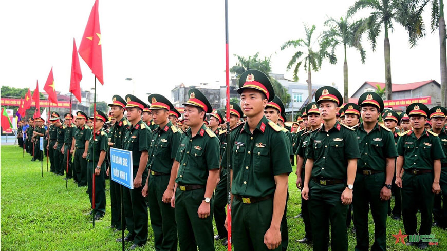 Đông đảo cán bộ, đoàn viên, thanh niên Quân đội tham gia Ngày hội “Thanh niên Quân đội với văn hóa giao thông” năm 2023.