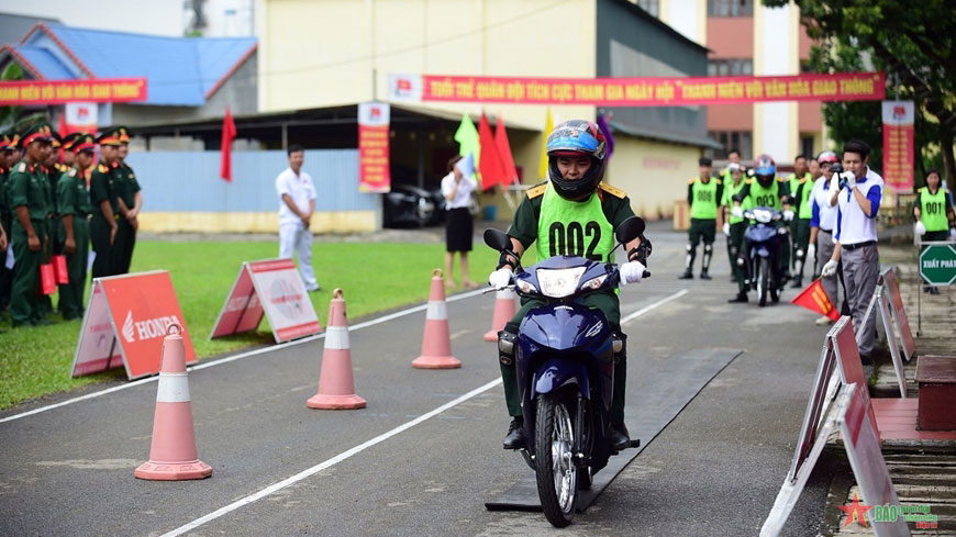 Hướng dẫn thực hành lái xe an toàn. 