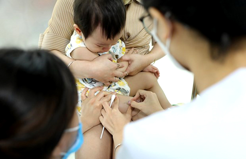 Phân bổ 185.000 liều vaccine "5 trong 1" cho 49 tỉnh, thành phố