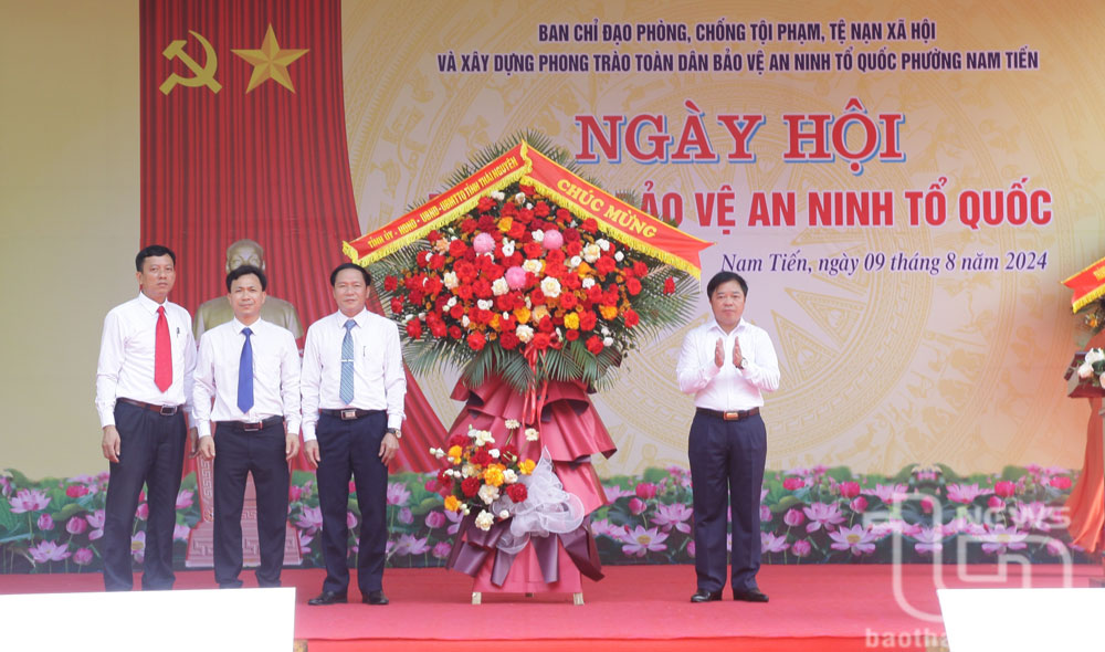 Ký kết giao ước thi đua thực hiện phong trào Toàn dân bảo vệ an ninh Tổ quốc