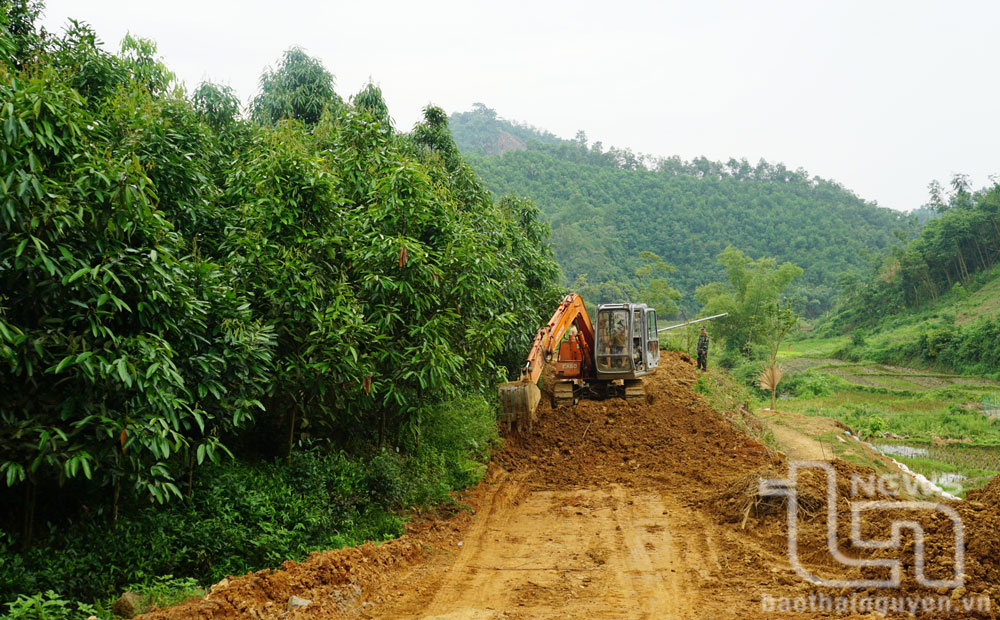 Huyện Định Hóa đang đẩy nhanh tiến độ hoàn thành đường vào căn cứ quân sự của huyện.