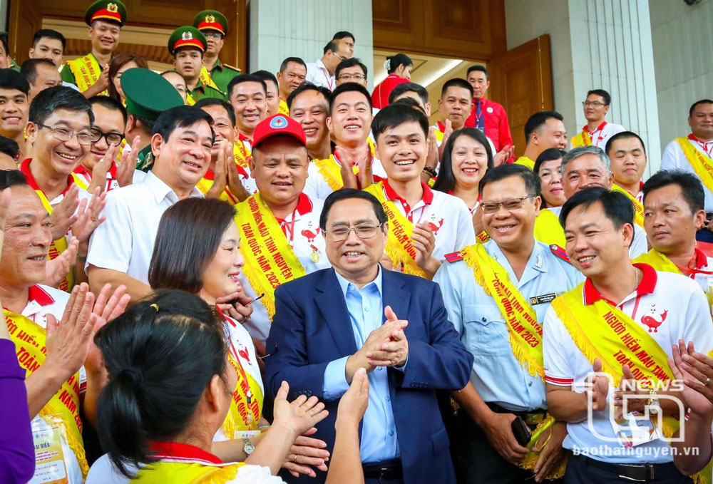 Nguyễn Phúc Đức vinh dự được gặp Thủ tướng Phạm Minh Chính tại Chương trình gặp mặt biểu dương người hiến máu tiêu biểu toàn quốc năm 2023.
