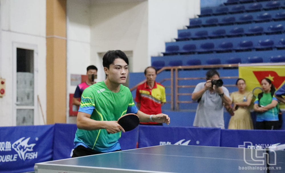 VĐV Nguyễn Anh Tài, Hội Thể thao Đại học và Chuyên nghiệp Thái Nguyên giành giải Nhất nội dung đơn nam vô địch.