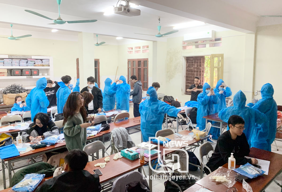 Kỹ thuật xét nghiệm Y -  Sinh: Chương trình đào tạo trọng điểm hai đích đến
