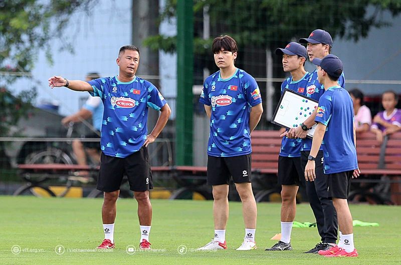 Tham dự giải giao hữu, U22 Việt Nam tạm thời có nhà cầm quân mới
