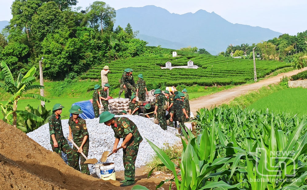Thắm tình quân dân