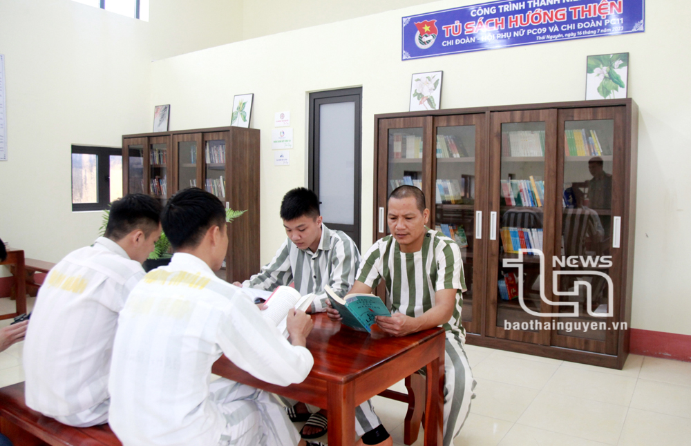 Không gian Thư viện sách dành cho phạm nhân Trại tạm giam Công an tỉnh.