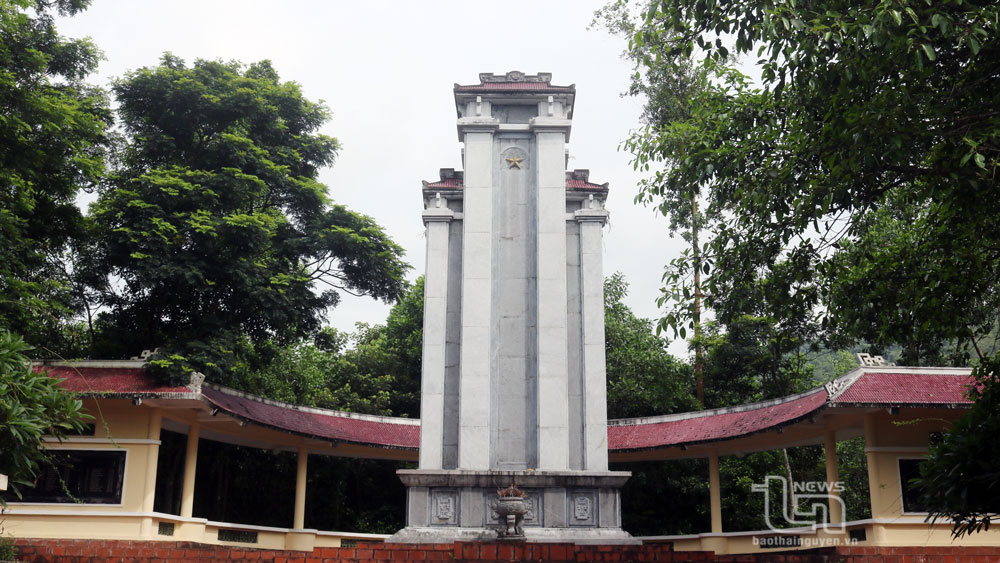 Dưới tán rừng Khuôn Mánh