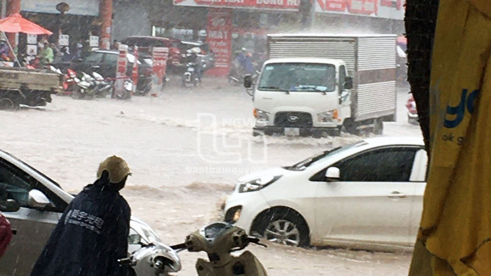 Thủ tướng chỉ đạo tập trung ứng phó và khắc phục hậu quả mưa lũ