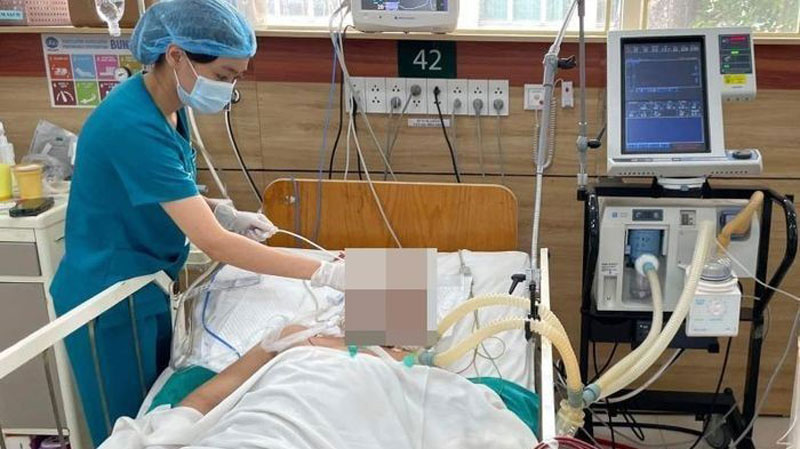 Trường hợp ngộ độc ma túy nặng nề nằm điều trị tại Bệnh viện Bạch Mai.