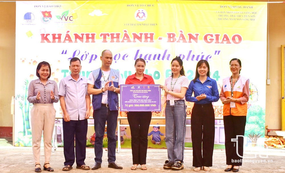 Bàn giao công trình “Lớp học hạnh phúc” tại Sảng Mộc