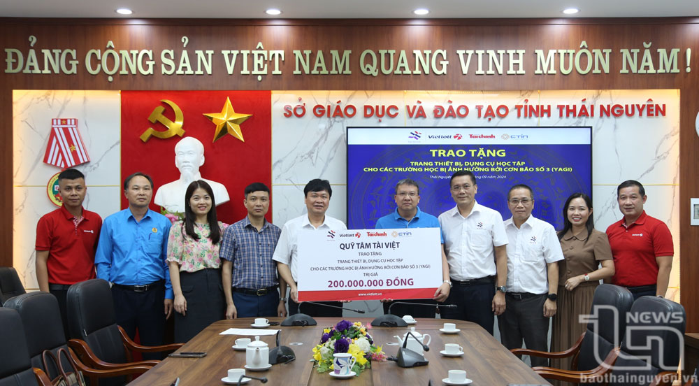 Tiếp nhận 200 triệu đồng ủng hộ của Quỹ Tâm Tài Việt