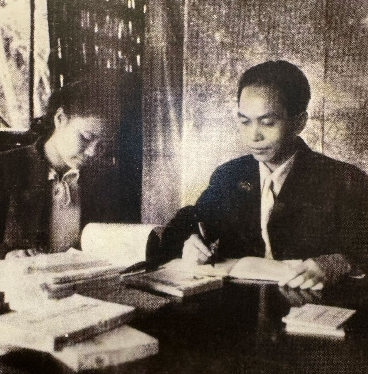 Tổng tư lệnh Võ Nguyên Giáp và vợ - bà Đặng Bích Hà, tại Bảo Linh (Định Hóa), năm 1947.