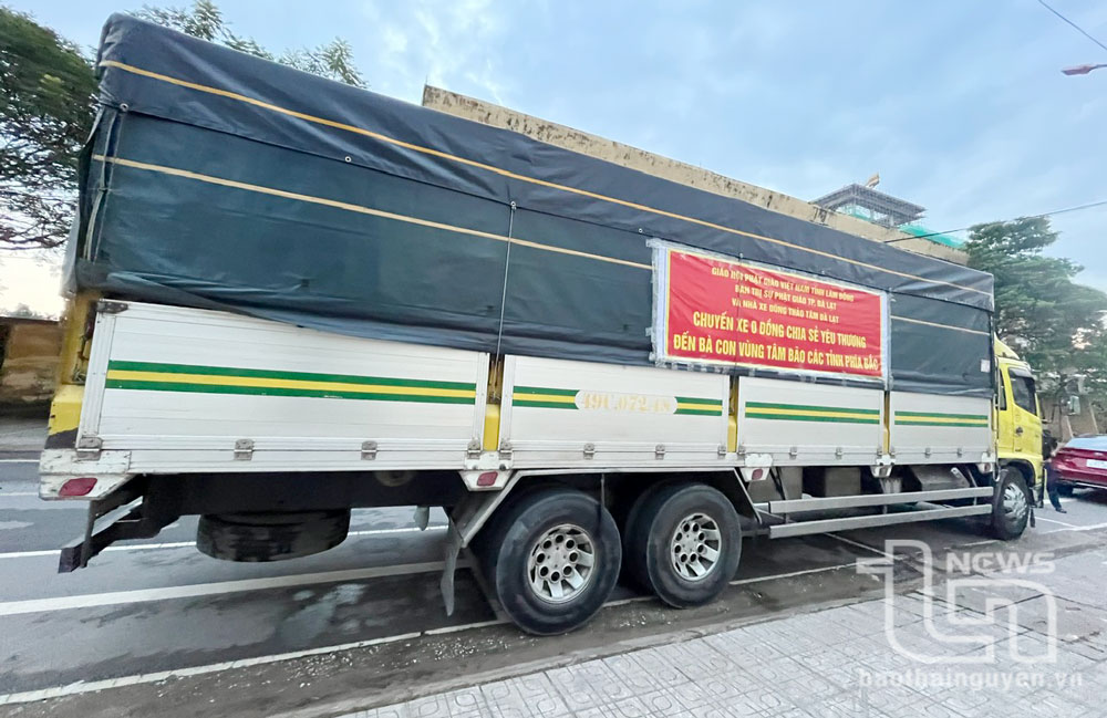 Chuyến xe không đồng của Giáo hội Phật giáo Việt Nam TP. Đà Lạt, các chùa và phật tử TP. Đà Lạt đến Thái Nguyên.