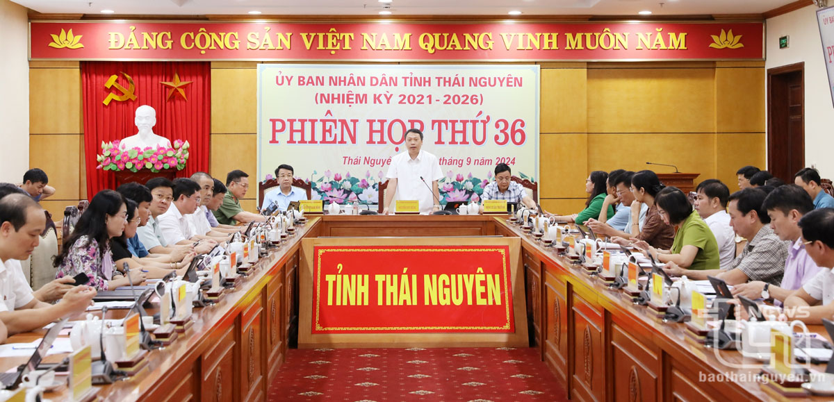 Đồng chí Nguyễn Huy Dũng, Phó Bí thư Tỉnh ủy, Chủ tịch UBND tỉnh, chủ trì Phiên họp thứ 36 của UBND tỉnh.