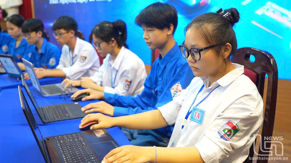 Chung kết Olympic tiếng Anh học sinh, sinh viên tỉnh Thái Nguyên