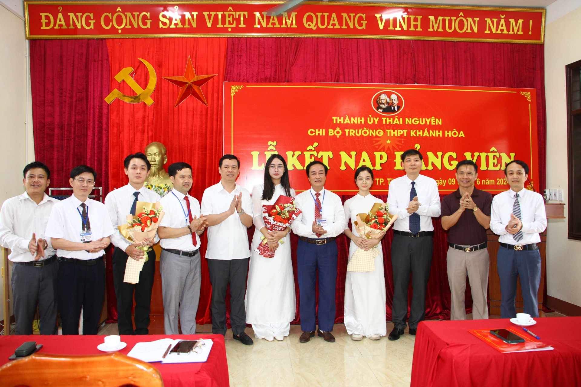 Năm 2024, Trường THPT Khánh Hòa (TP. Thái Nguyên) lần đầu tiên kết nạp 3 đảng viên mới là học sinh (tháng 6-2024).