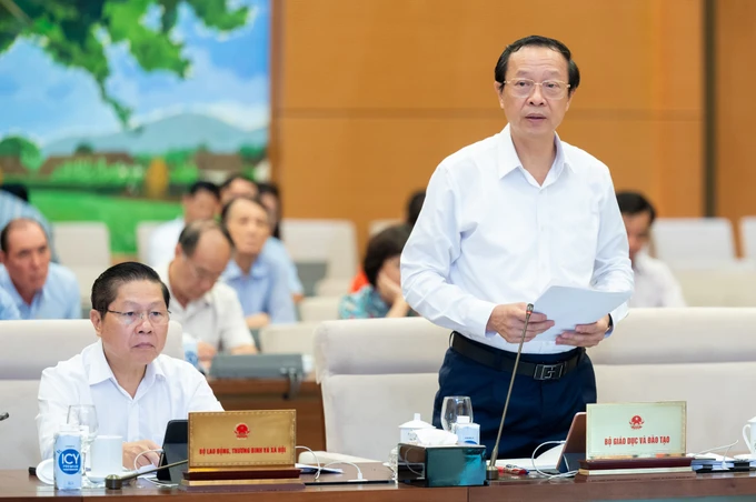 Lương của nhà giáo được xếp cao nhất, giáo viên mầm non được nghỉ hưu sớm 