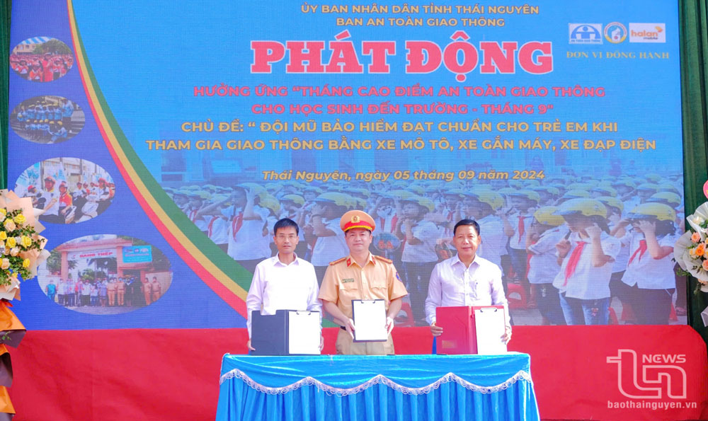 Phát động tháng cao điểm đảm bảo an toàn giao thông cho học sinh