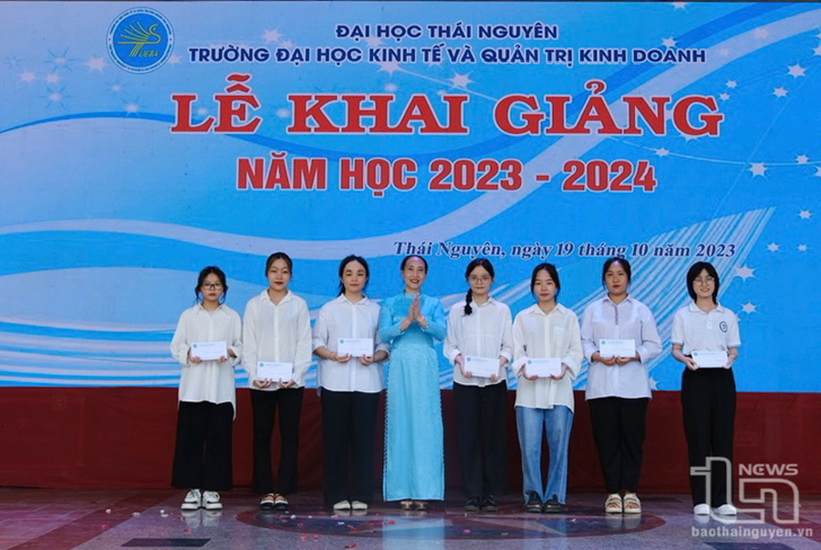 Trường Đại học Kinh tế và Quản trị kinh doanh Thái Nguyên: Đón hơn 1.400 tân sinh viên