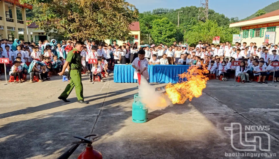 36 trường tiểu học và THCS được tuyên truyền phòng cháy, chữa cháy