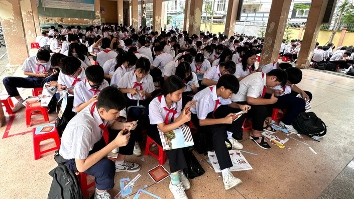 Đưa phụ san Cột cờ Hà Nội vào giờ học hoạt động trải nghiệm 