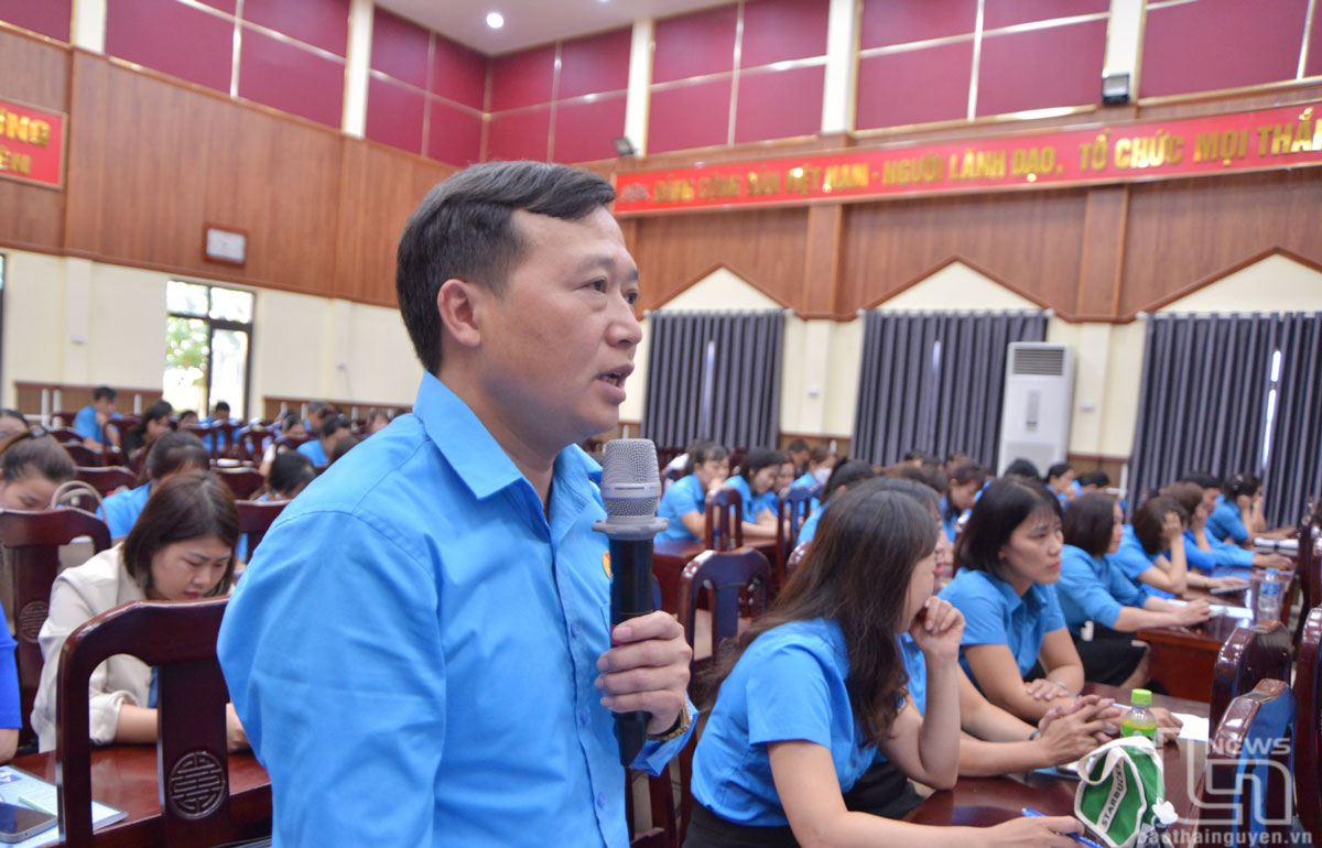 Trách nhiệm của đoàn viên Công đoàn trong bảo vệ nền tảng tư tưởng của Đảng