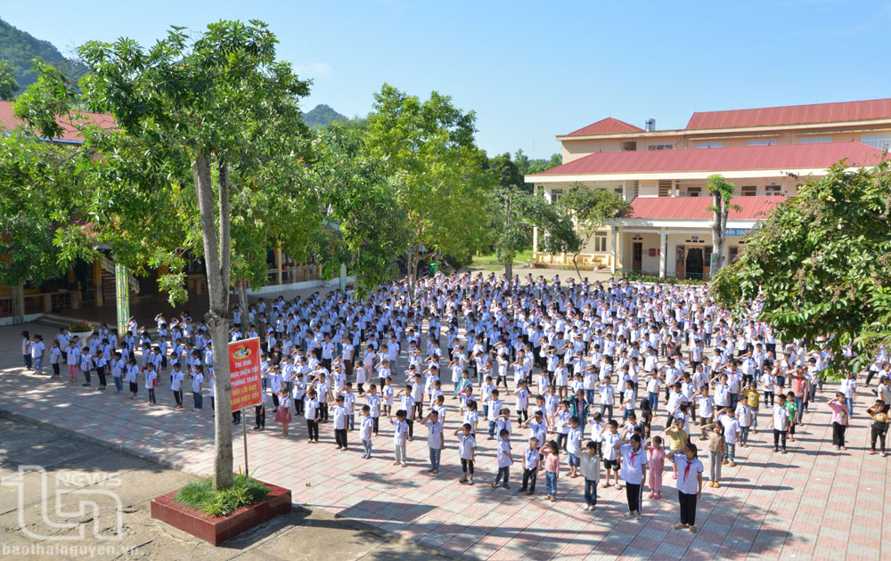 Học sinh Trường Tiểu học Yên Ninh tham gia hoạt động giữa giờ.