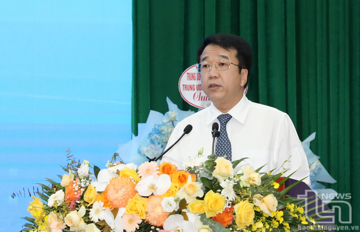 Đồng chí Phó Chủ tịch UBND tỉnh Nguyễn Thanh Bình phát biểu tại Đại hội.