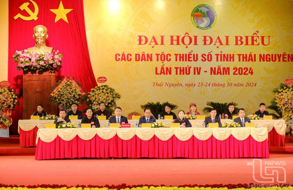 Đoàn Chủ tịch điều hành Đại hội.