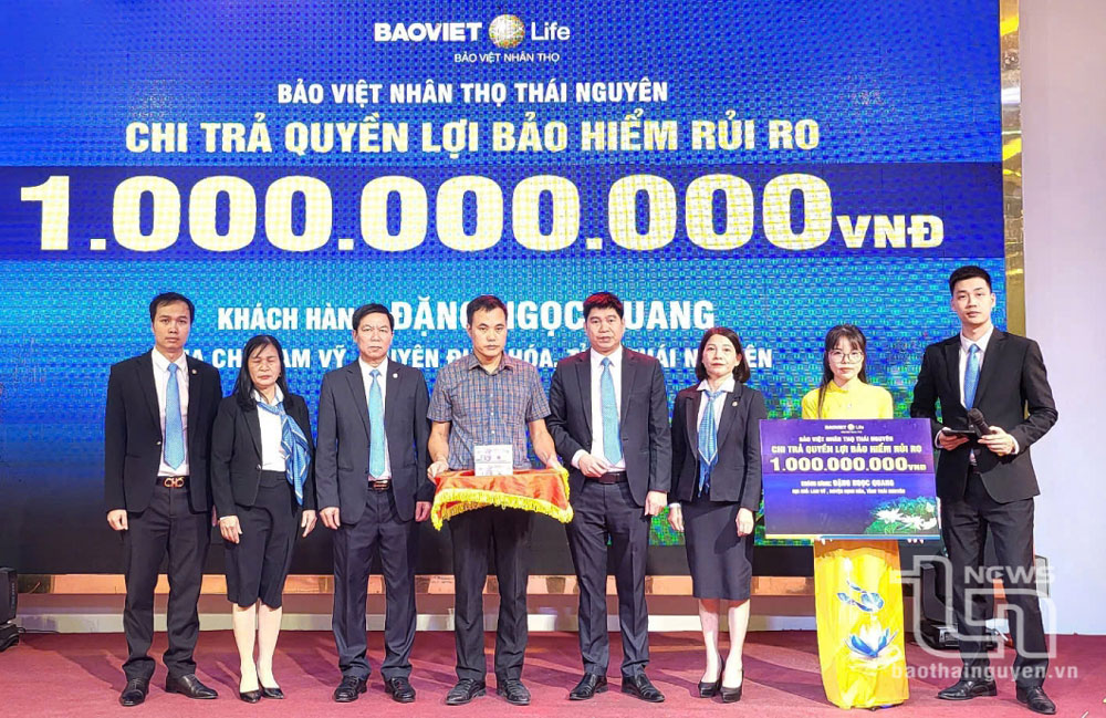 Chi trả 1 tỷ đồng cho khách hàng gặp rủi ro