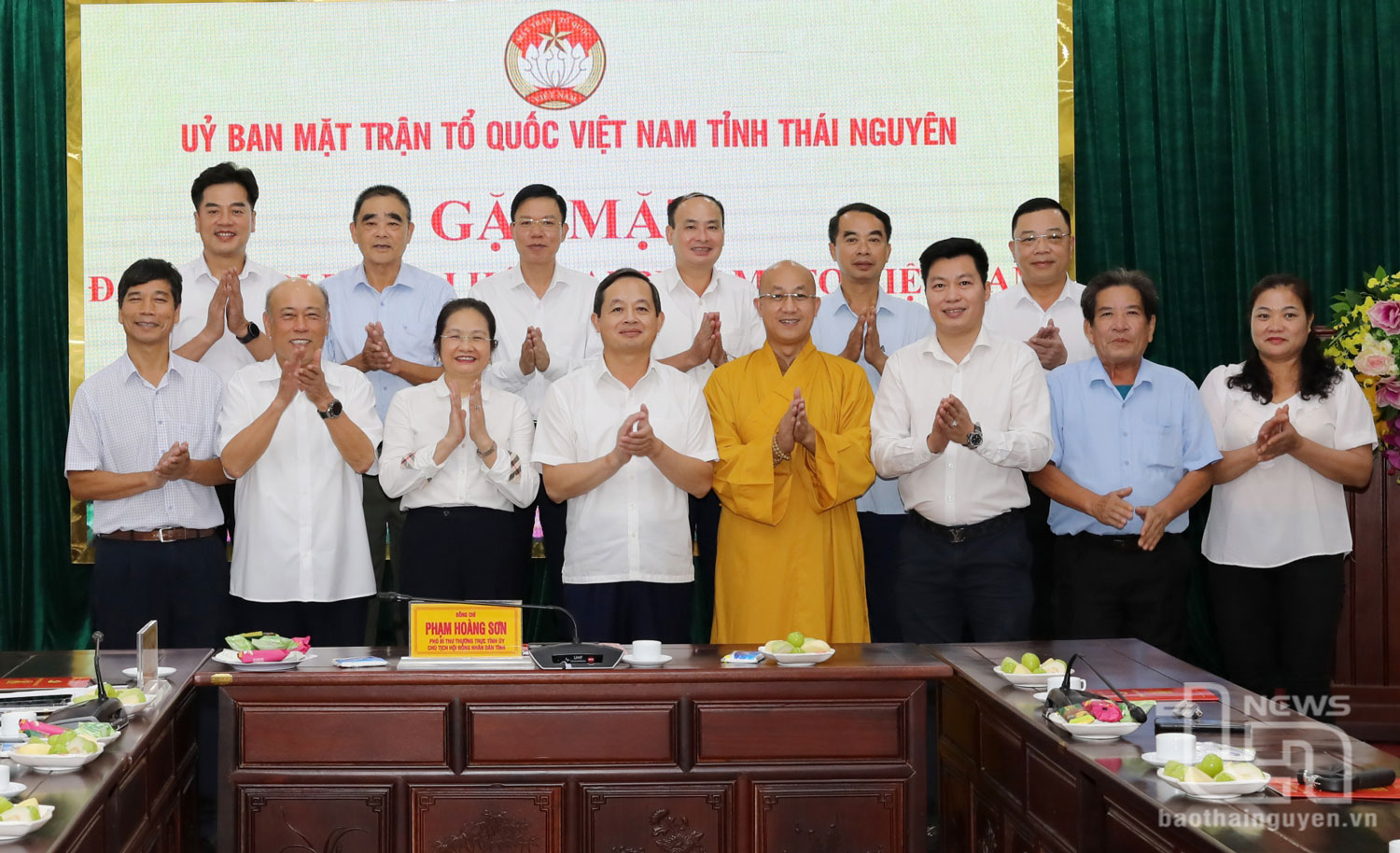 Gặp mặt đại biểu dự Đại hội Mặt trận Tổ quốc Việt Nam lần thứ X