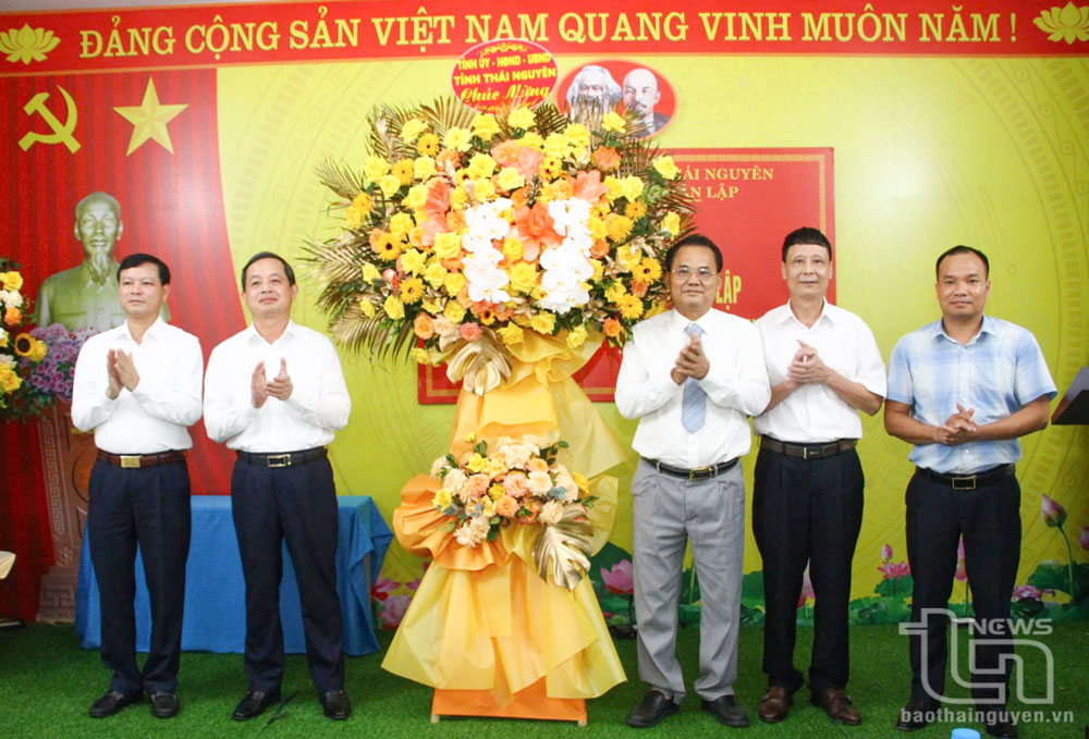 Kỷ niệm 94 năm Ngày truyền thống ngành Tổ chức xây dựng Đảng (14/10/1930 - 14/10/2024): Phát huy truyền thống vẻ vang, hoàn thành xuất sắc công tác tham mưu